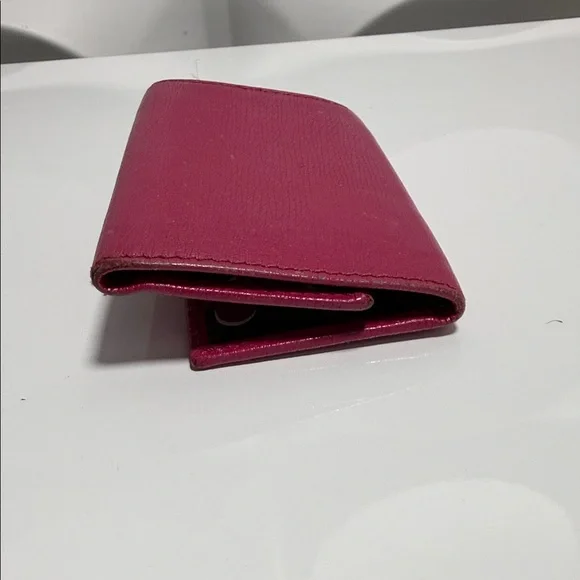 Gucci Small Leather Wallet in Berry with Gold Heart GG - Picture 7 of 8